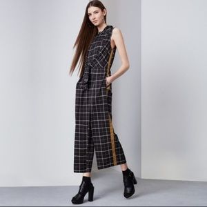 Simply Vera Wang Black & Tan Jumpsuit